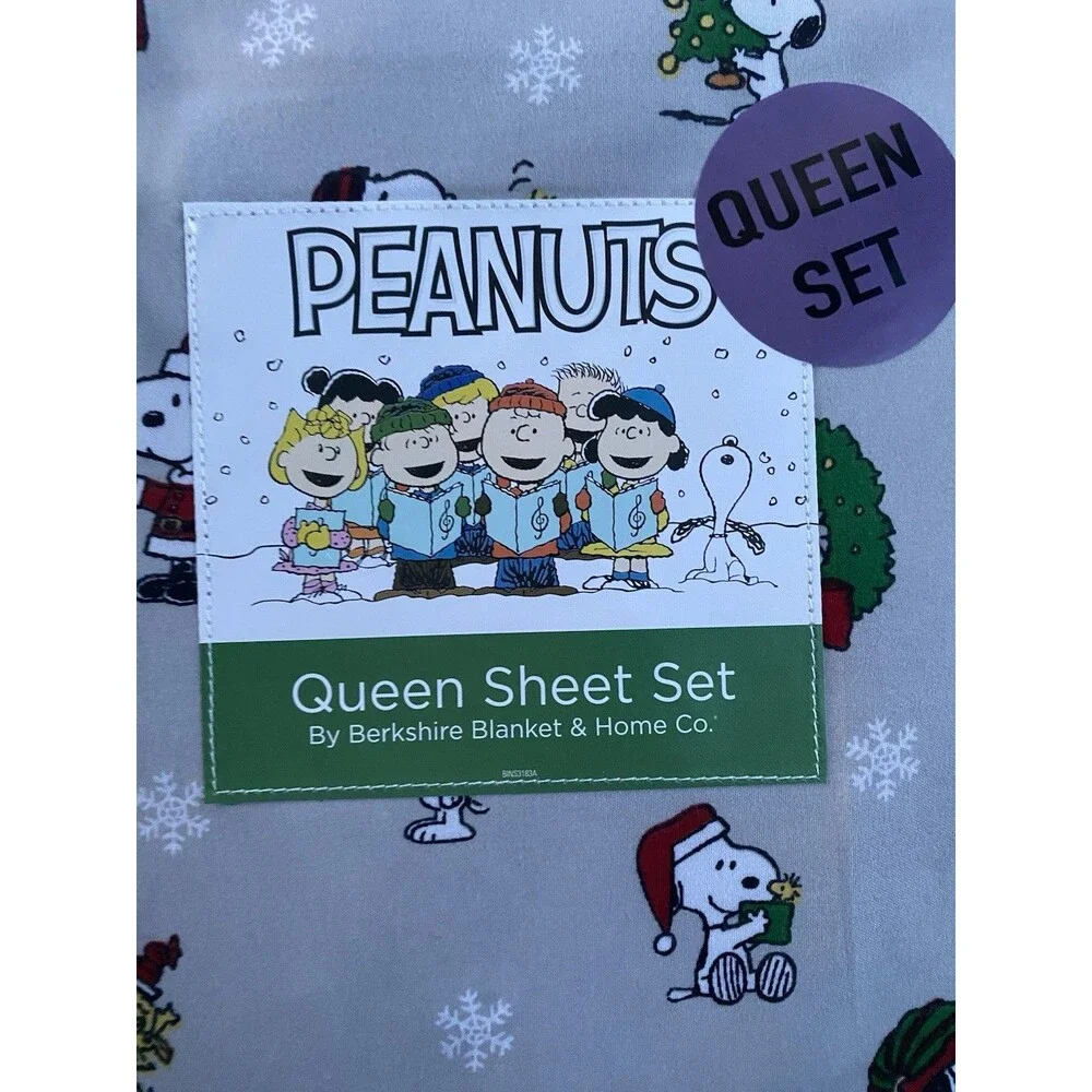 NWT PEANUTS Christmas Holiday Queen 4 Pc Sheet Set Snoopy Woodstock Snowflakes